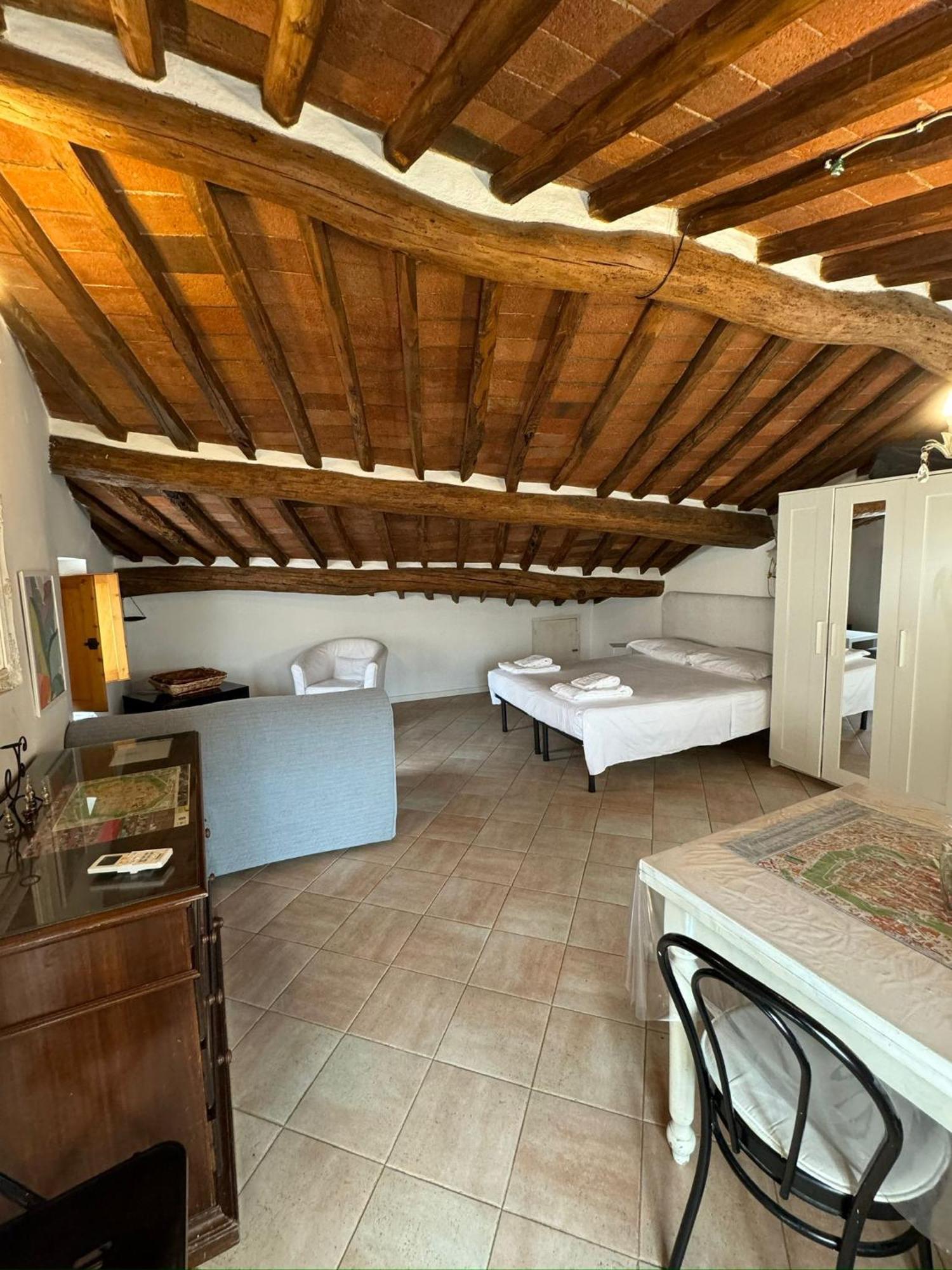 La Casa Del Galletto - At The Top Of The City Lucca Exterior photo